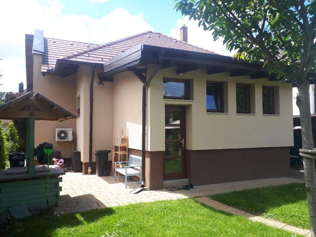 Aranypatak Apartmanhaz Σζομπαθέλι Εξωτερικό φωτογραφία