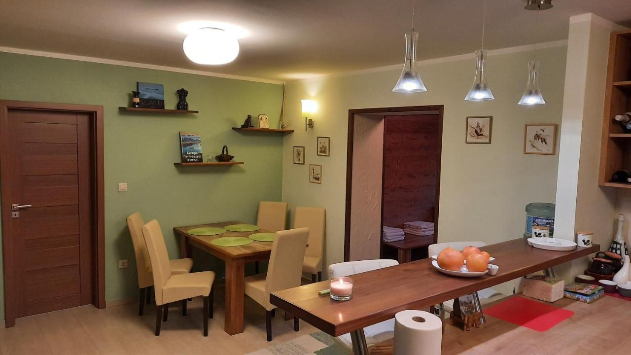 Aranypatak Apartmanhaz Σζομπαθέλι Εξωτερικό φωτογραφία