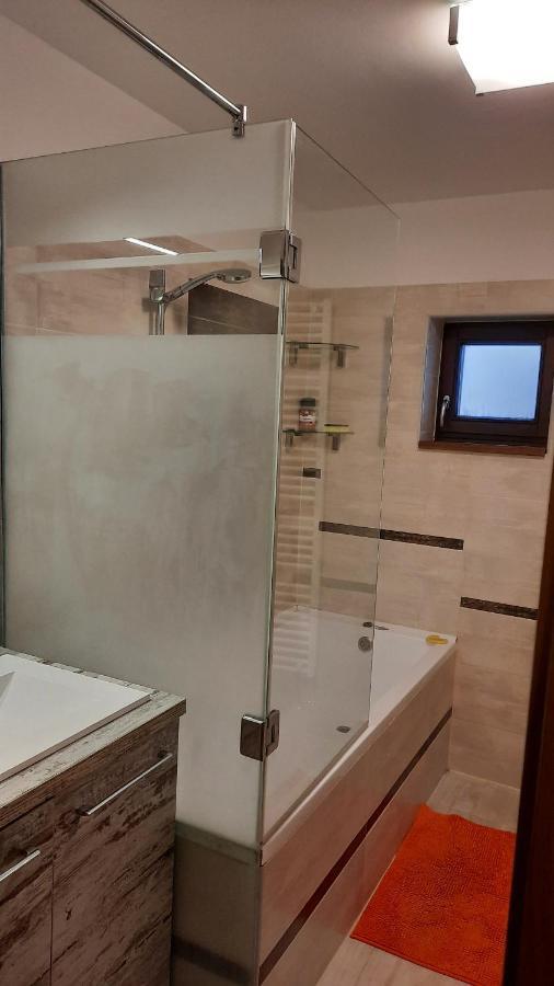 Aranypatak Apartmanhaz Σζομπαθέλι Εξωτερικό φωτογραφία